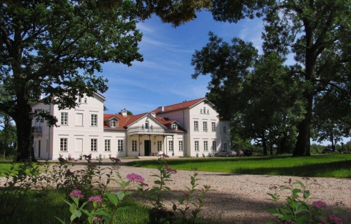 PAŁAC ŁOCHÓW
